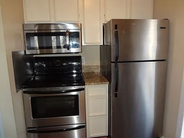 101 Lake Cottages Ct #101
