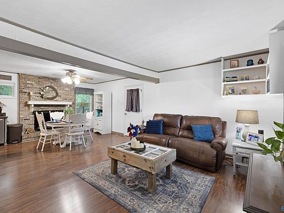 5th image of 1902 Woodview Cir SW