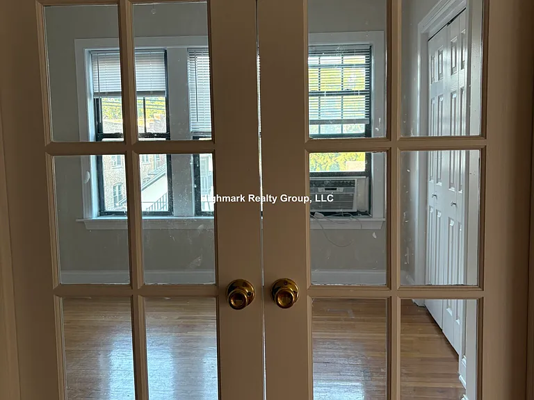 927 Forest Ave #4N — Photo 5