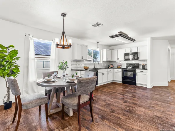 7635 Derby Run, Selma, TX 78154