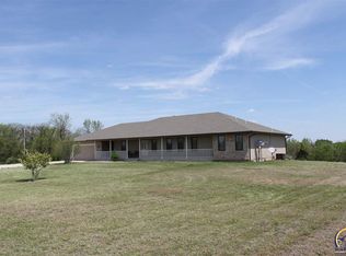 6818 SE Stubbs Rd, Berryton, KS 66409