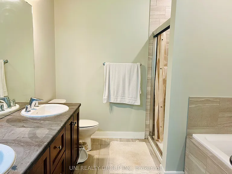 70 Stanhope Ct — Photo 22