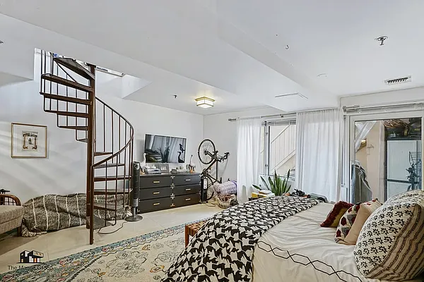 Rented by Compass | media 11