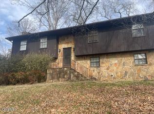 676 Sinking Springs Rd, Clinton, TN 37716