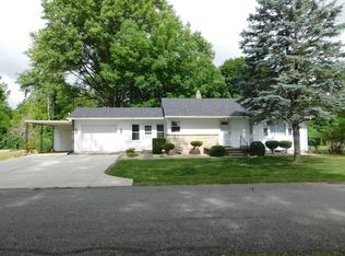 1059 S Beechwood Dr, Rushville, IN 46173