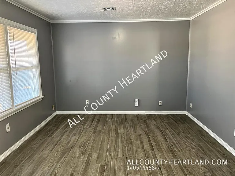 3328 NW 29th St — Photo 4