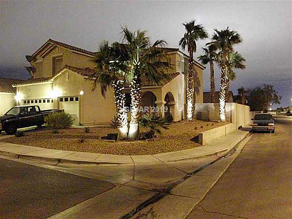 2nd image of 608 Clement Ct