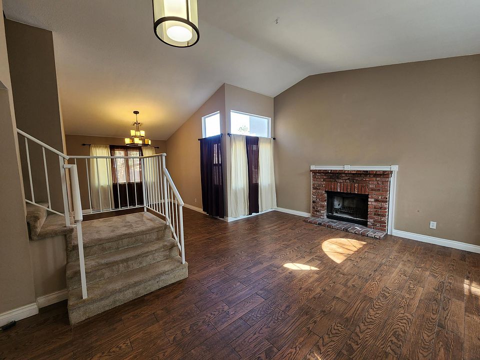 2nd image of 43919 Broadwater Ave