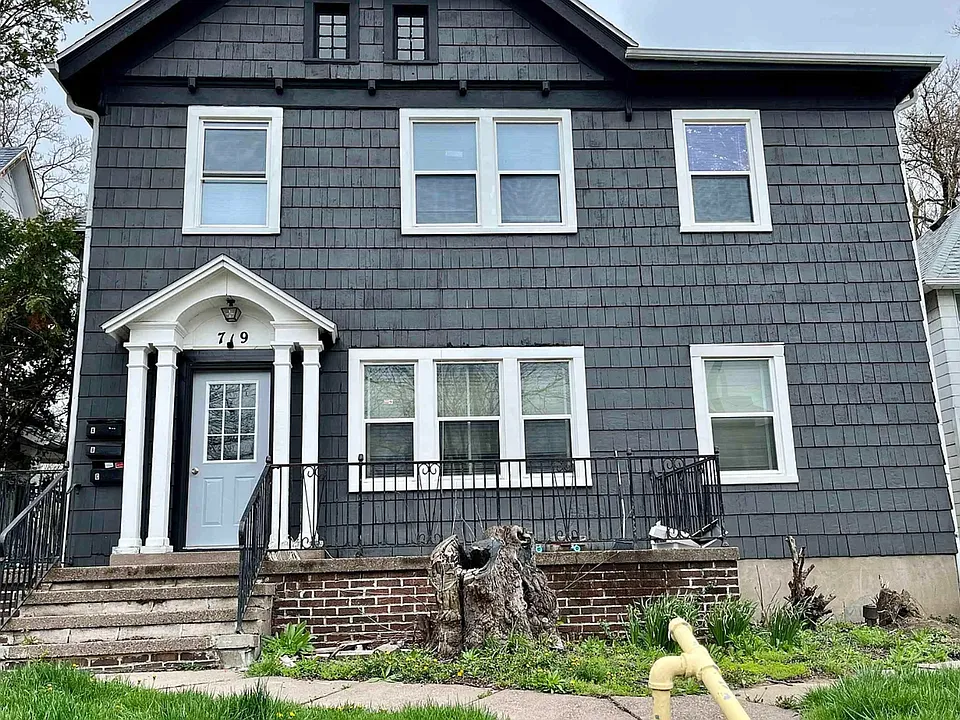719 Iowa St