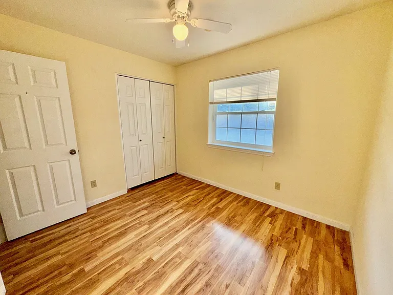 405 Northern Trl — Photo 11