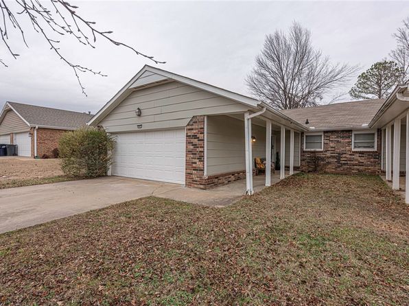 907 W Linden St, Rogers, AR 72756