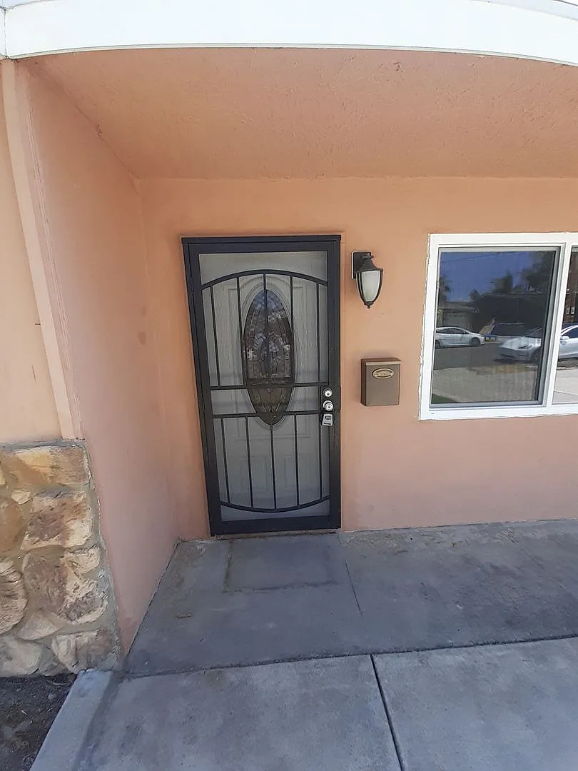 Single story 3BR 1 BA. Pets OK! Landscaping! Close to 78 and Emerald! — Photo 4