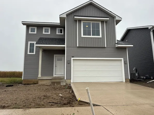 1811 Gordon Ct, Norwalk, IA 50211