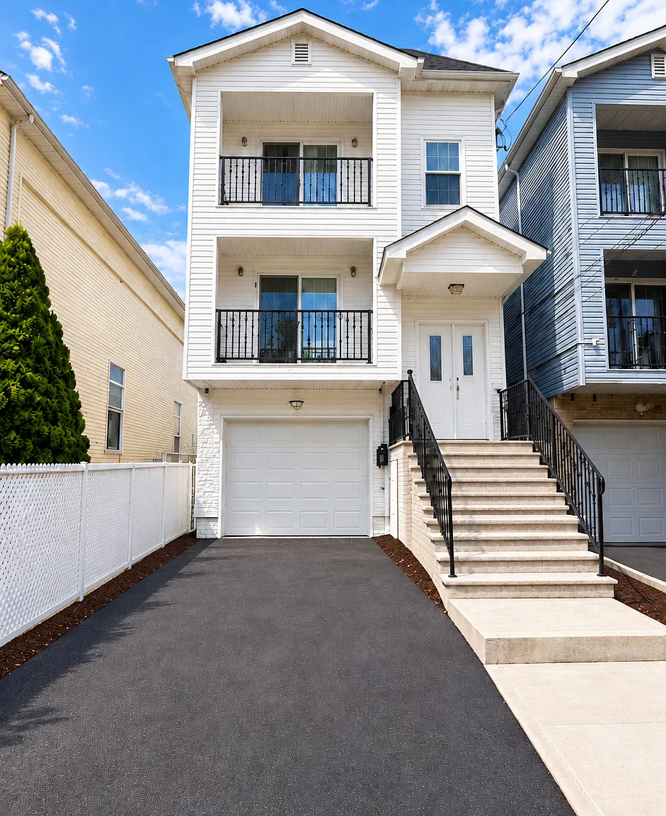 3 bed, 1400 sqft, $2,600 — Photo 1