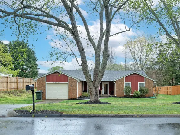 114 Woodstock Ln, Greer, SC 29650