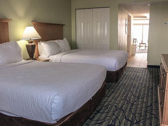 2 new queen size beds