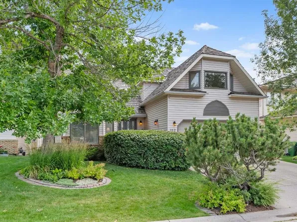 112 E Hawkford Cres NW, Calgary, AB T3G 3G4