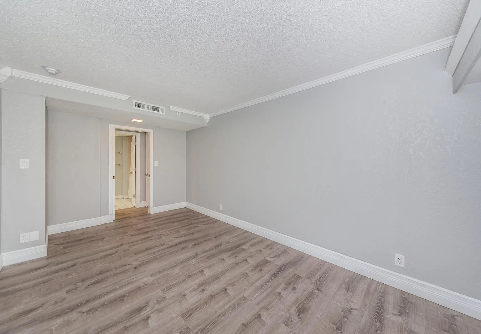 1 bed, 610 sqft, $1,550 — Photo 3