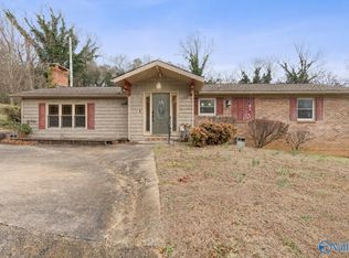 503 4th St NE, Fort Payne, AL 35967