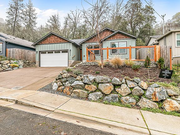 3rd image of 1546 Poplar Dr