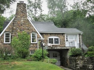 92 Lake Dr E, Wayne, NJ 07470