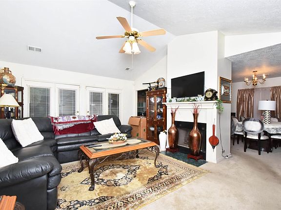 3rd image of 3213 Forest Hill Ct
