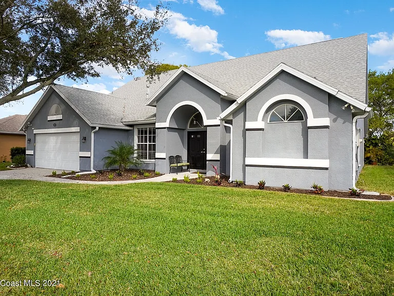 2104 Lionel Dr — Photo 1