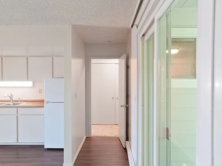287-Whitman Street — Photo 10