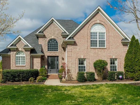 997 Grassland Chase Dr, Gallatin, TN 37066