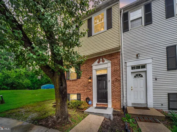 2 Cartwright Ct, Rosedale, MD 21237