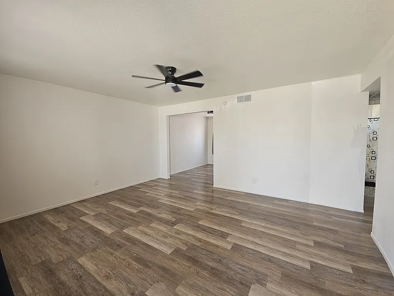5019 N 22nd Ave #6 — Photo 12