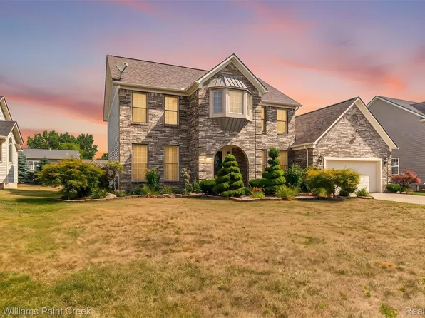 5555 Chatham Ln, Grand Blanc, MI 48439
