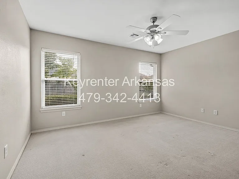 705 SW Crystal St — Photo 14