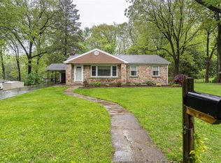 230 Mountain Park Rd, Allentown, PA 18103