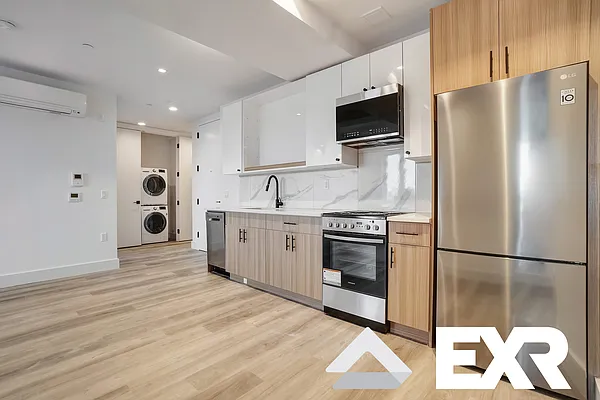 Rented by EXR | media 9