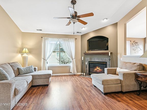 3rd image of 225 Nicole Dr Unit E