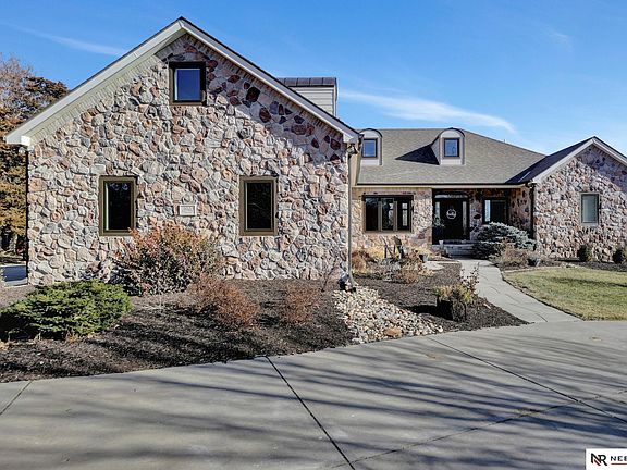 4th image of 3940 Nicholas Ct