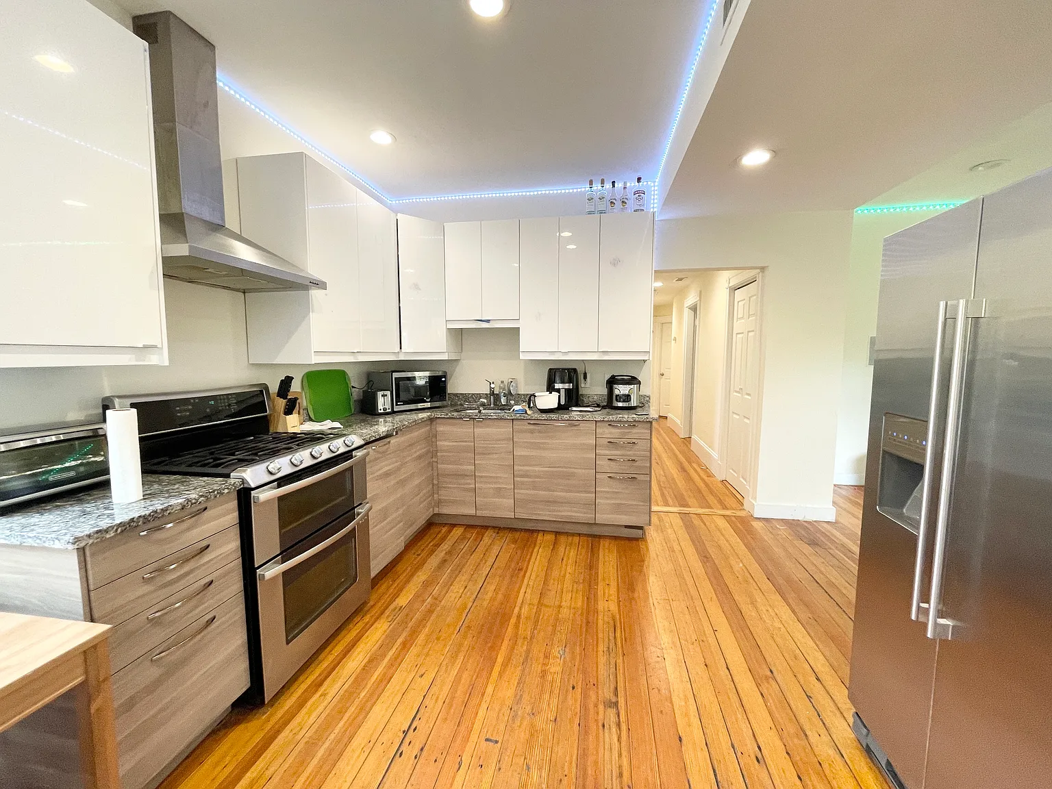 5 bed, 2100 sqft, $8,500 — Photo 3