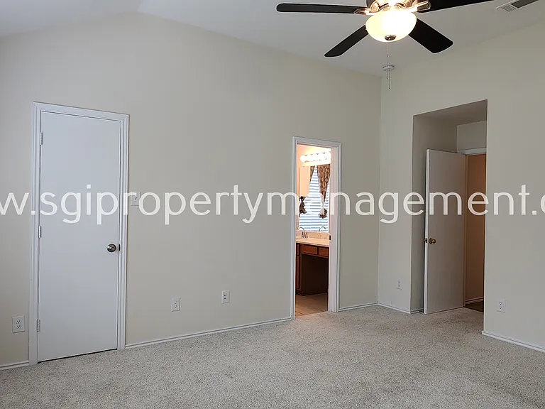 2304 Hayes St — Photo 12