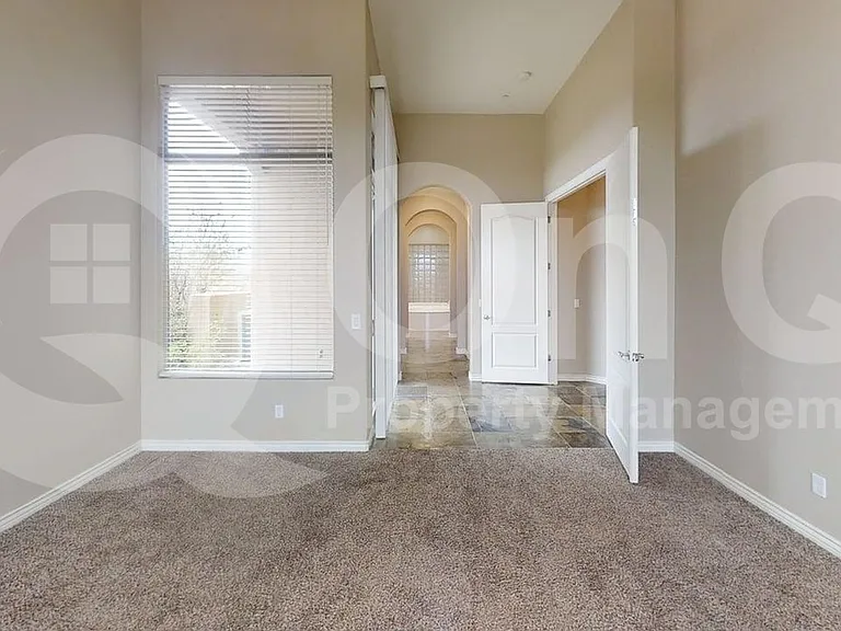 36435 N Porta Nuova Rd — Photo 9