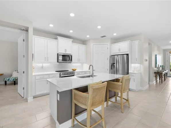 28056 Seasons Tide AVE, BONITA SPRINGS, FL 34135