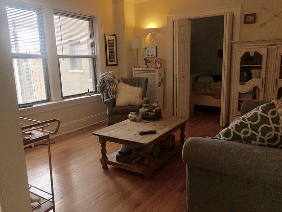 2nd image of 401 W Fullerton Pkwy APT 1405E
