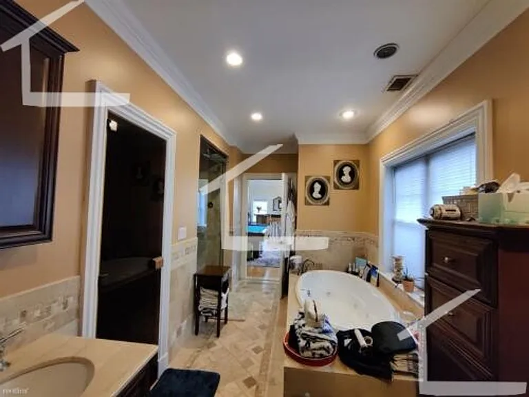 45 Hobart St #1 — Photo 6