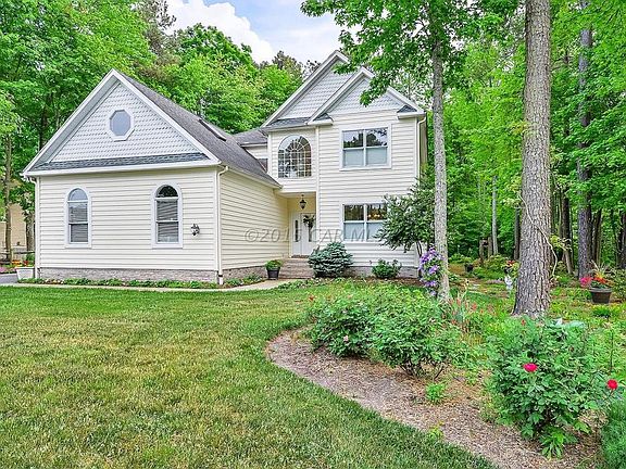2nd image of 12610 Whispering Woods Dr