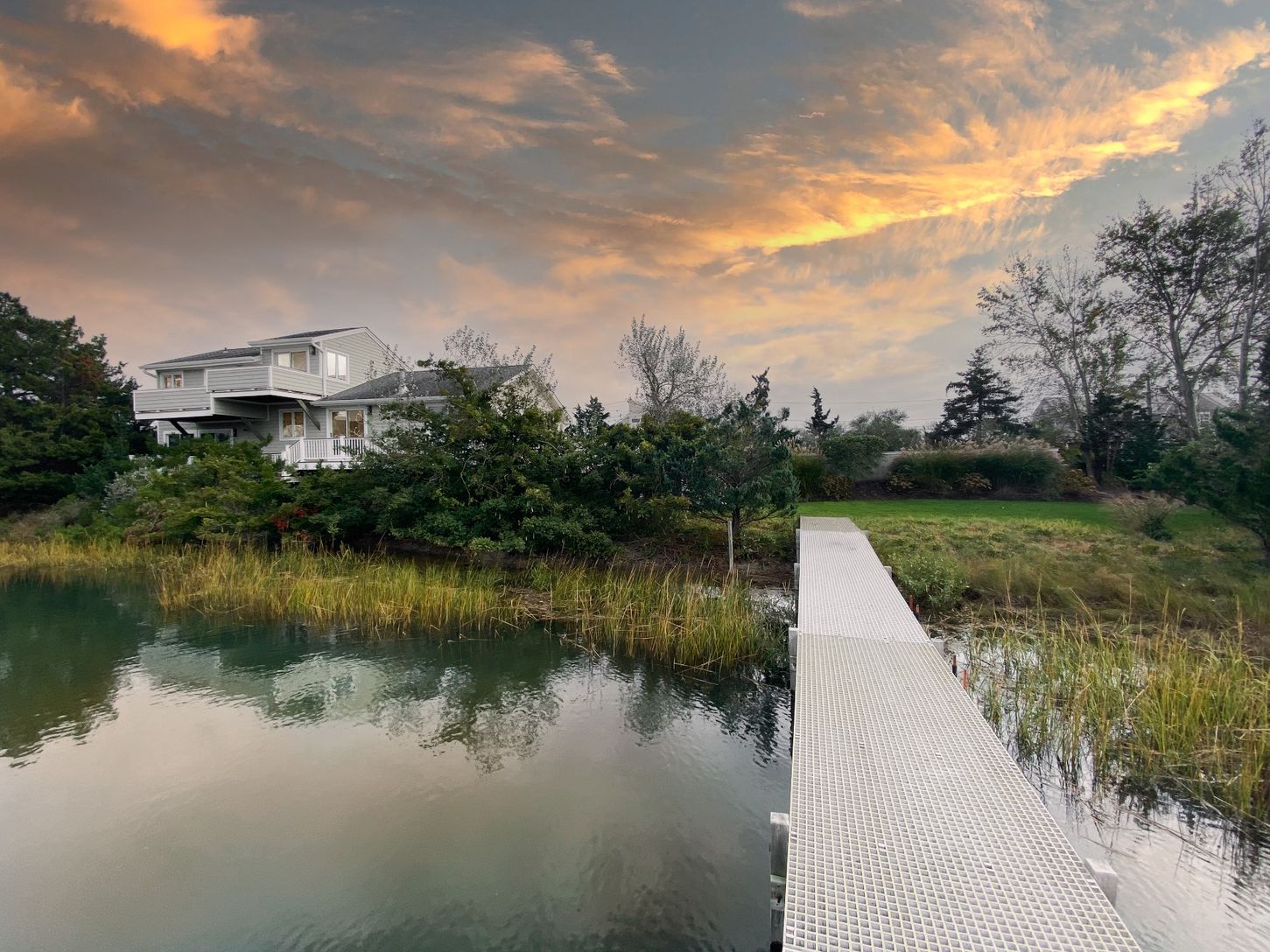 19 Sandgate Ln, Southampton, NY 11968 Out East