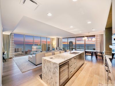 383 Kalaimoku St #3407, Honolulu, HI, 96815