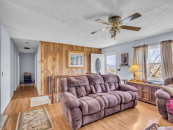 5th image of 1900 N Hill Dr