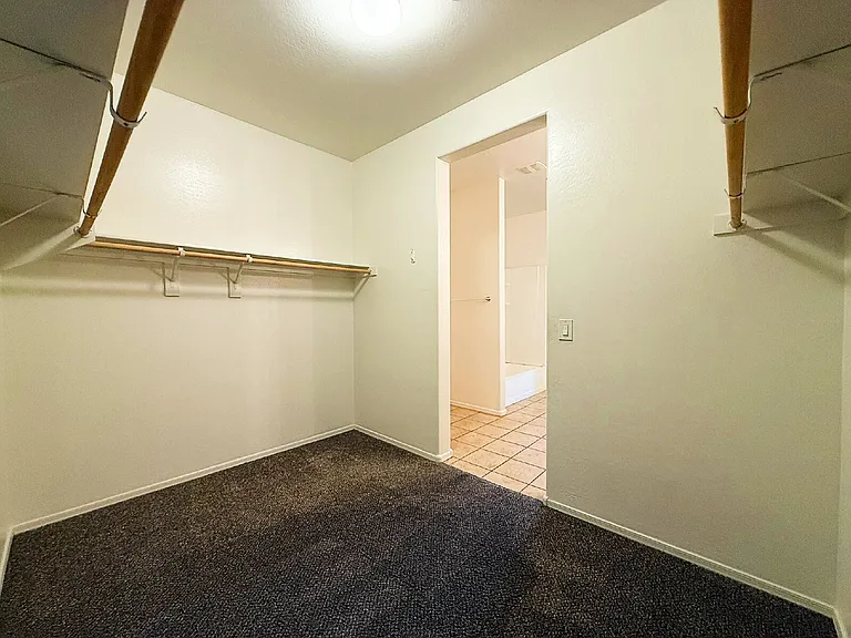 6218 W Laurie Ln — Photo 16