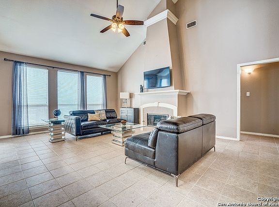 3rd image of 510 Benedict Ct