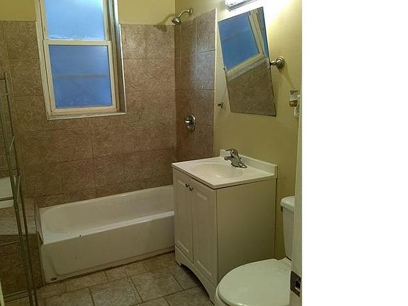 4th image of 3836 W Gladys Ave #1